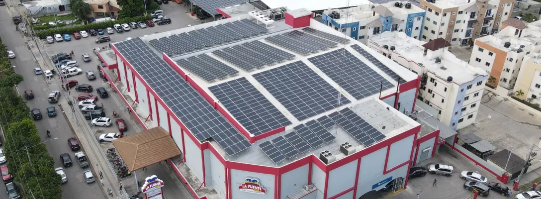 Fotovoltaico nei centri commerciali per il caro energia